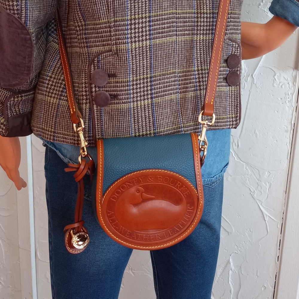 Dooney & Bourke All Weather Leather 2, Duck Bag In Jeans - Picture 15 of 16